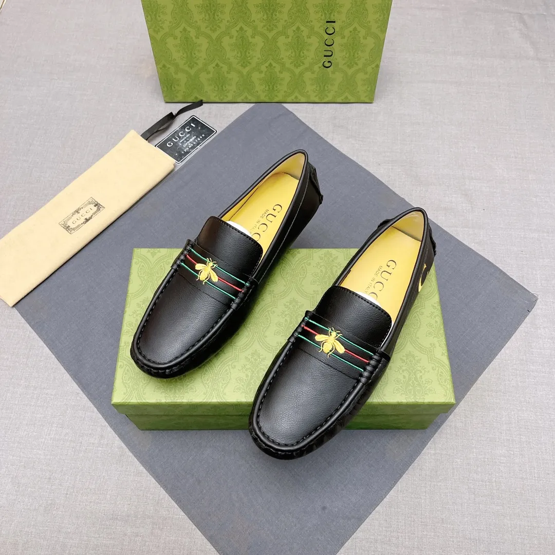 p400 GUCCI, Gucci official flagship store original casual beanie shoes ~ Four Seasons Trendy Shoes 👟》New version at the counter, Gucci 1:1 high-quality workmanship, upper: imported pebbled calfskin, genuine sweat-absorbent pigskin lining, fashionable lazy business style design, casual loafers, running shoes are perfect for young people. British fashion boots 😍 Equipped with original raw rubber wear-resistant outsole, absolutely high-end and classy, ​​suitable for drivers only 🚗 A must-have for fashionable men, standard code 37-45 No. 071